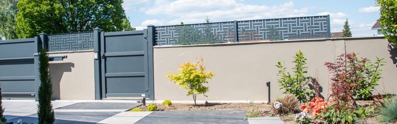 Clôtures et brises vues aluminium – longévité au jardin
